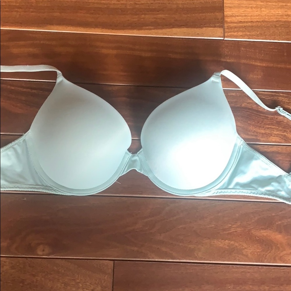 PINK Victoria’s Secret Wear Everywhere Push-Up bra